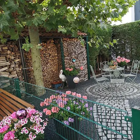 Apartmán Hell Mobliertes Fur Berufsreisende Und Monteure In Messenahe Im Dusseldorfer Norden Düsseldorf