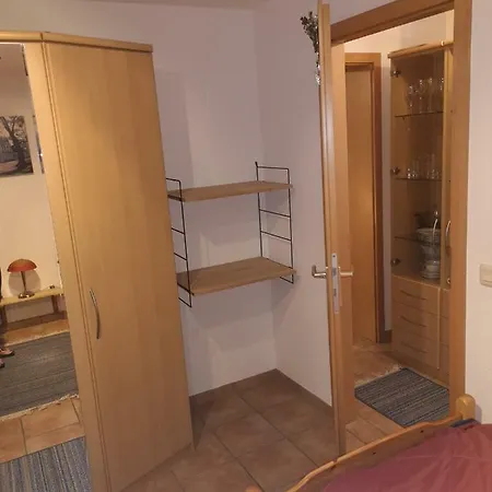 Apartmán Hell Mobliertes Fur Berufsreisende Und Monteure In Messenahe Im Dusseldorfer Norden