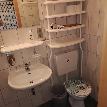 Apartmán Hell Mobliertes Fur Berufsreisende Und Monteure In Messenahe Im Dusseldorfer Norden Düsseldorf